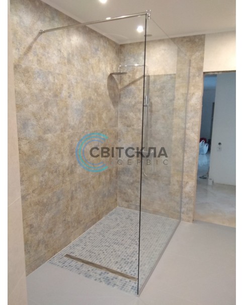 Стеклянная шторка  в душ