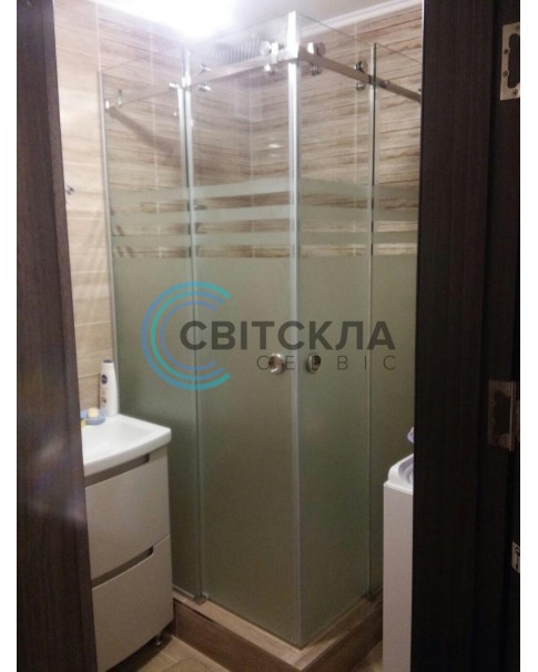 Розсувна кутова кабінка