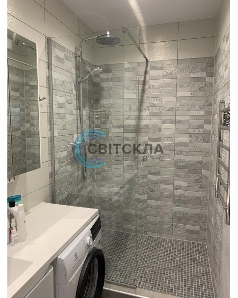 Стеклянная шторка-перегородка