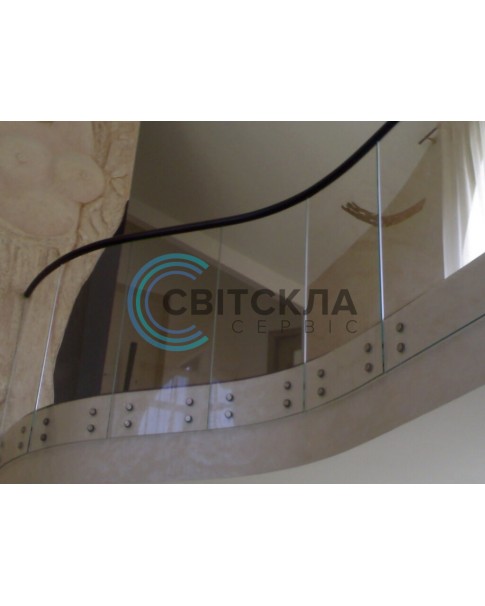 Поруччя з гнутого скла