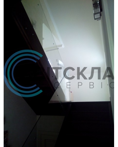 Стеклянные перила без поручня
