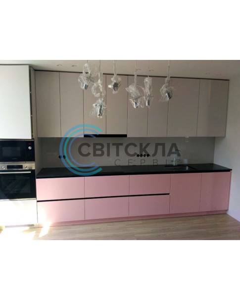 Кухонна скляна поверхня