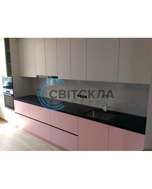 Кухонна скляна поверхня