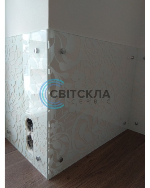 Стеновая стеклянная панель